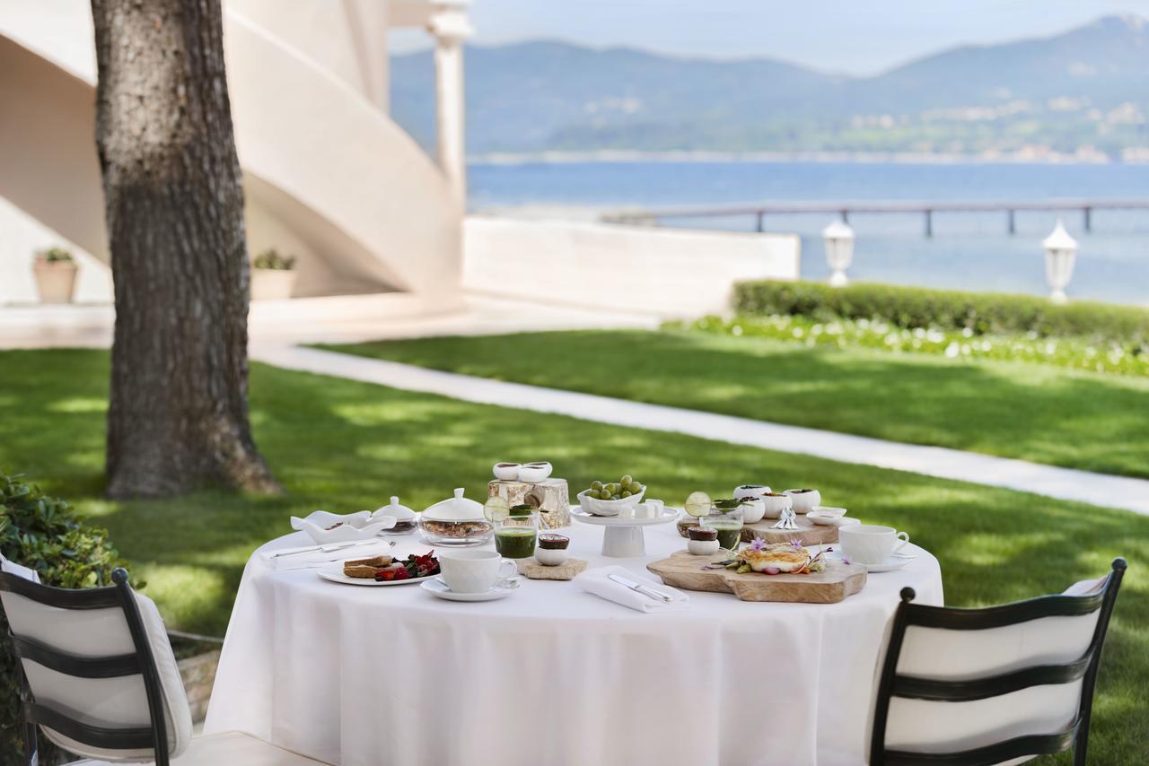 Hotel La Residence De La Pinede Сен Тропе Екстериор снимка