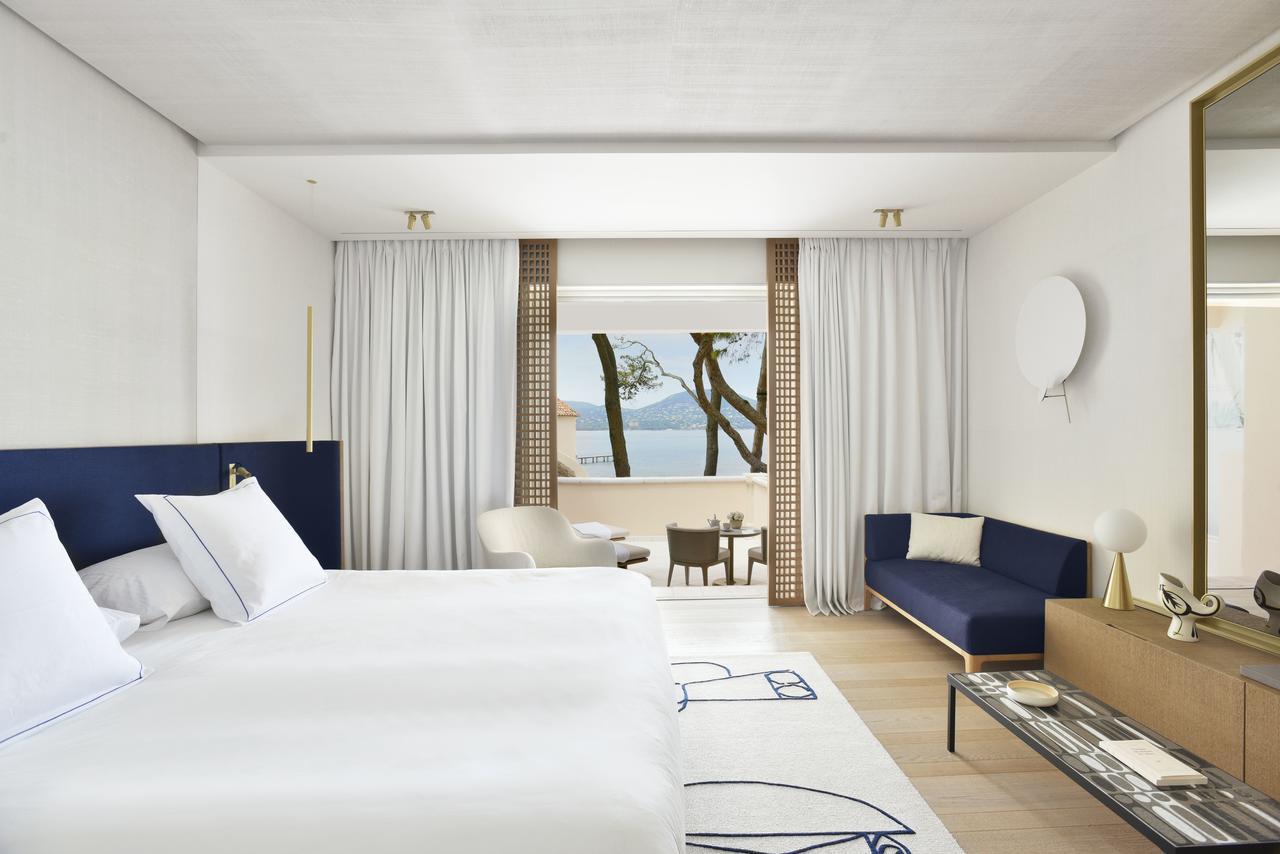 Hotel La Residence De La Pinede Сен Тропе Екстериор снимка
