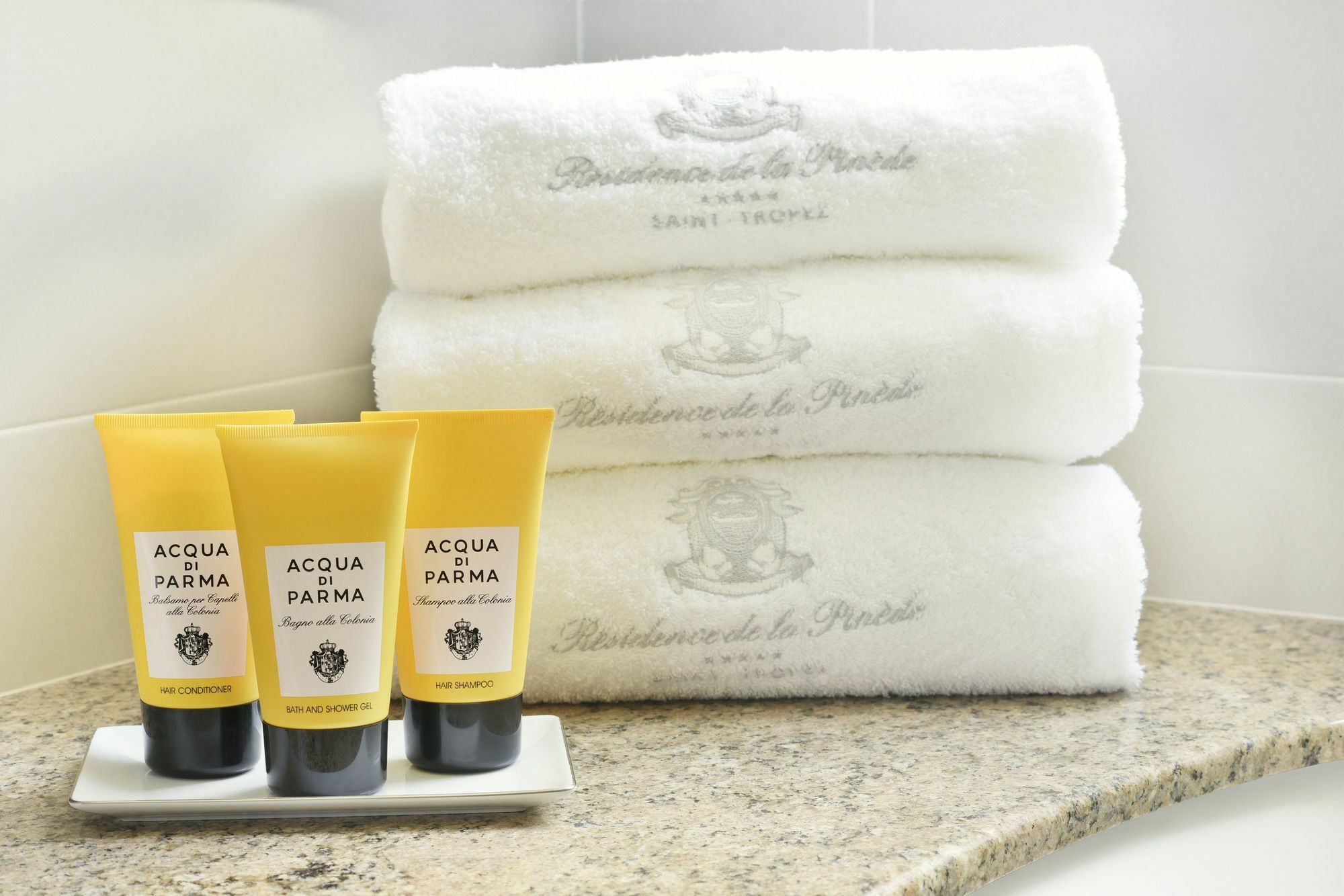 Hotel La Residence De La Pinede Сен Тропе Екстериор снимка