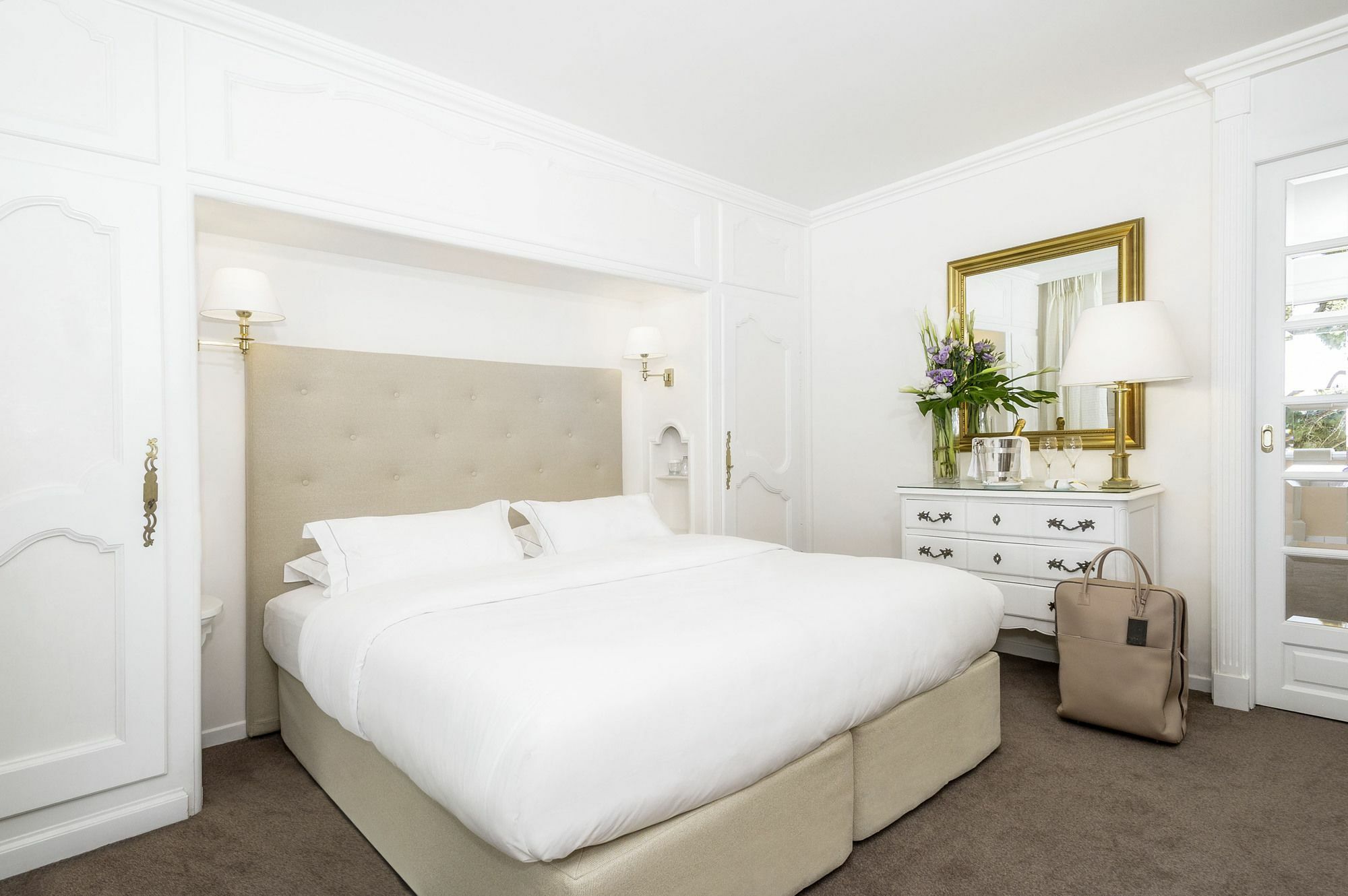 Hotel La Residence De La Pinede Сен Тропе Екстериор снимка