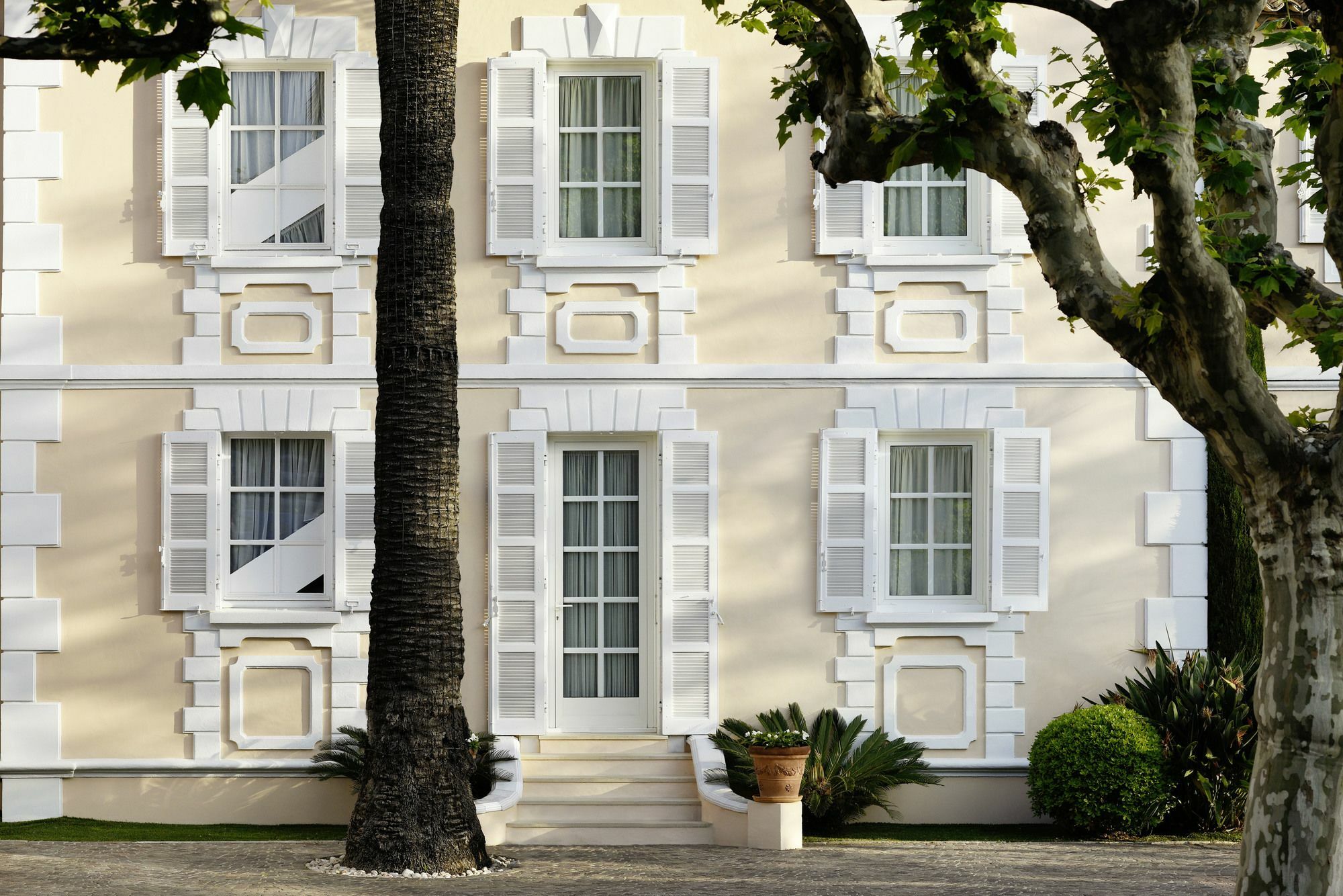 Hotel La Residence De La Pinede Сен Тропе Екстериор снимка