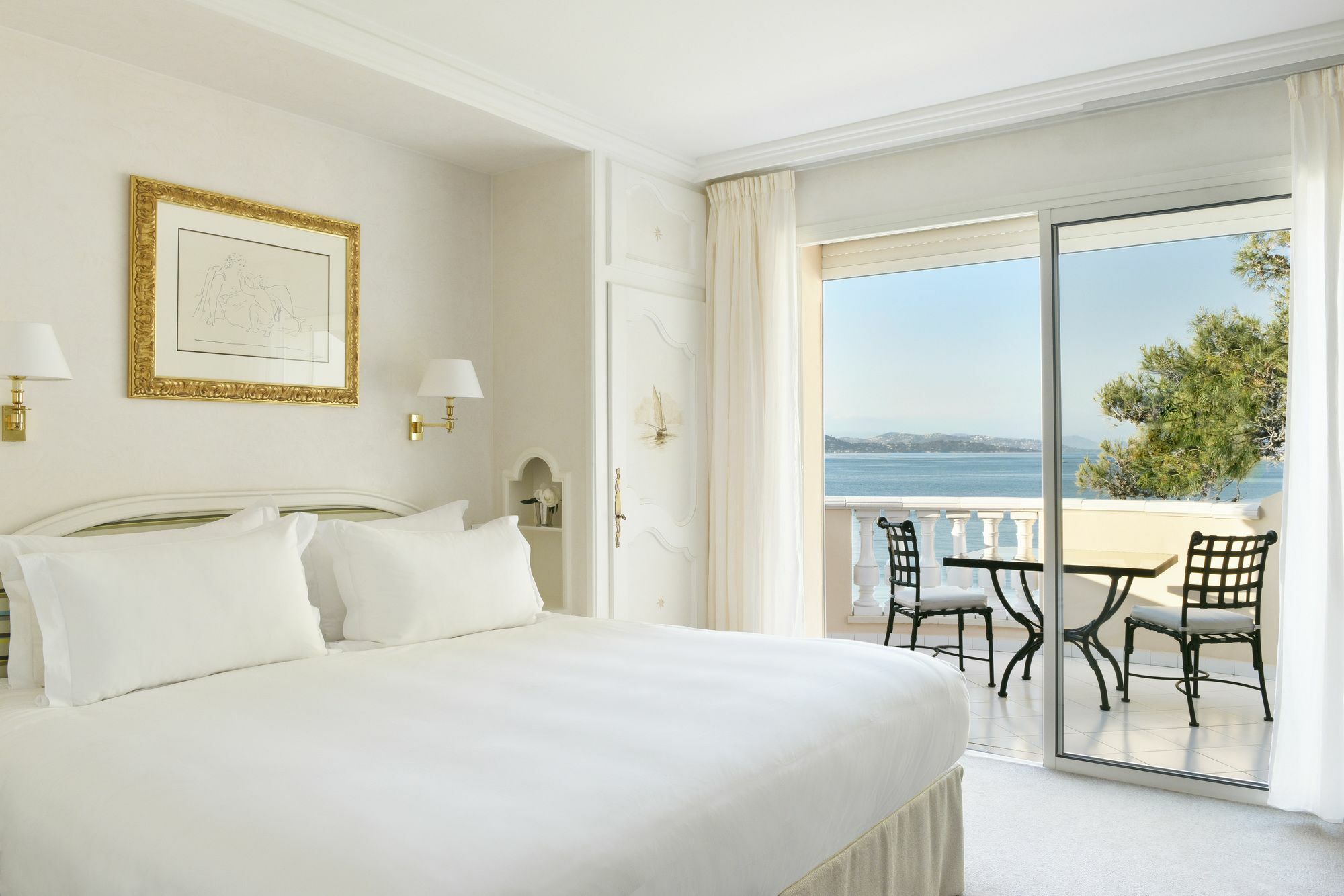 Hotel La Residence De La Pinede Сен Тропе Екстериор снимка