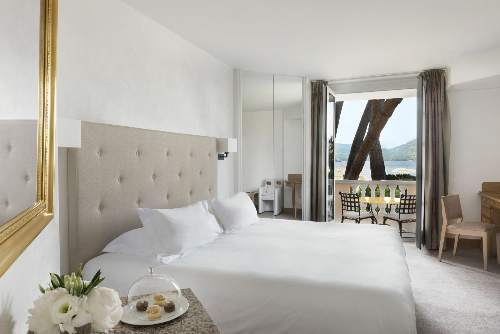 Hotel La Residence De La Pinede Сен Тропе Екстериор снимка