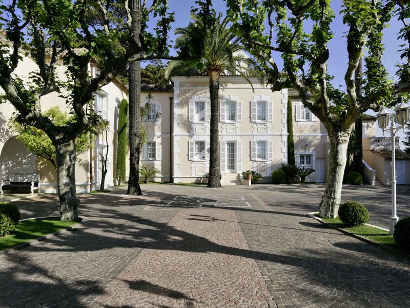 Hotel La Residence De La Pinede Сен Тропе Екстериор снимка